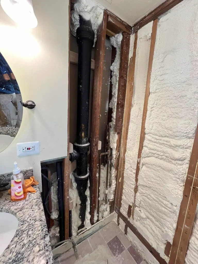 Why Homeowners and Businesses Trust Us Spray Foam Insulation Installers in Chicago,IL