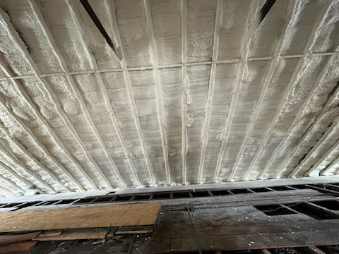 How spray foam home insulation keeps rooms cooler in the summer. How spray foam home insulation keeps rooms cooler in the summer.