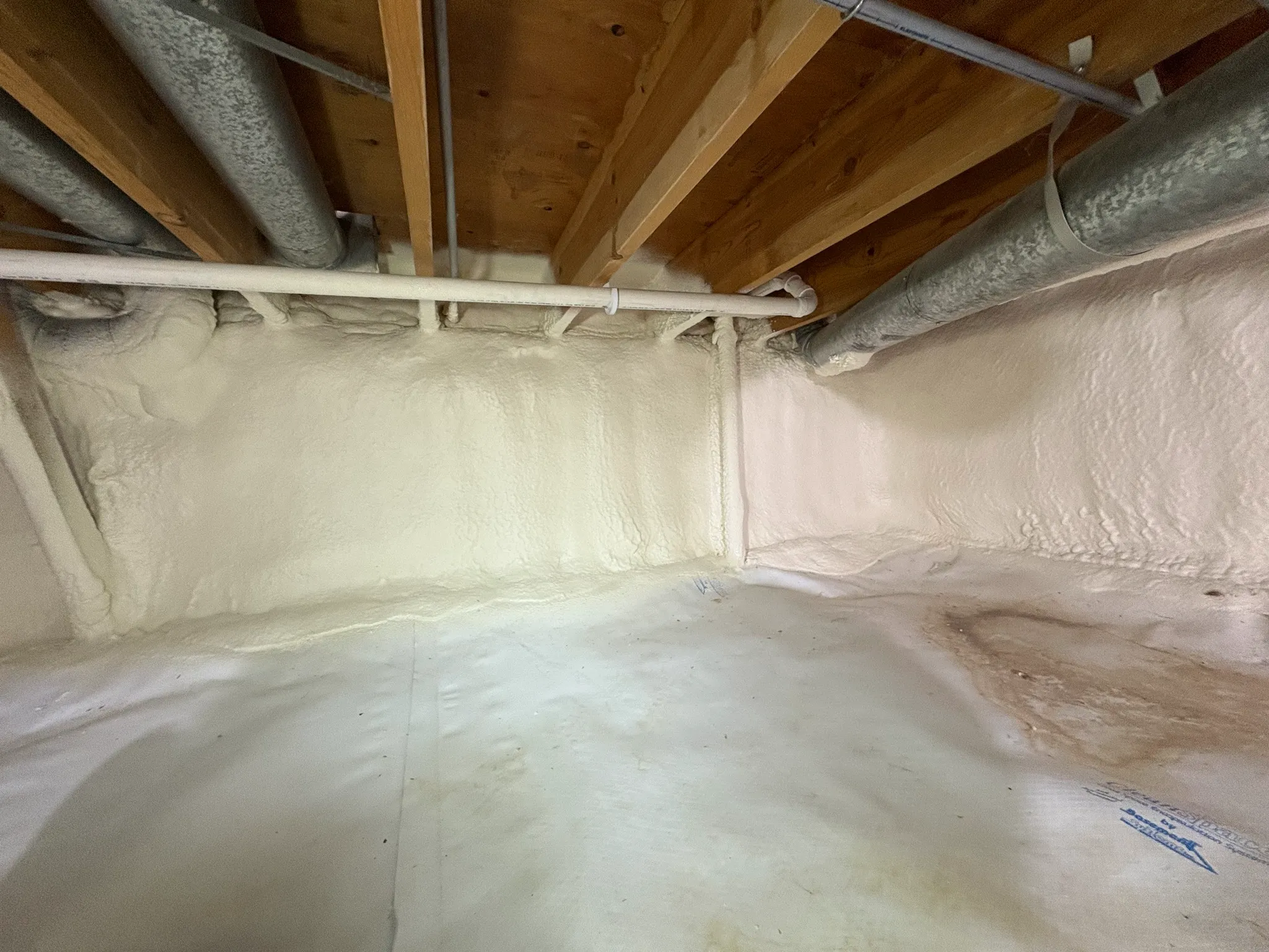 How Closed-Cell Spray Foam Prevents Ice Dams on Roofs in Chicago, IL_